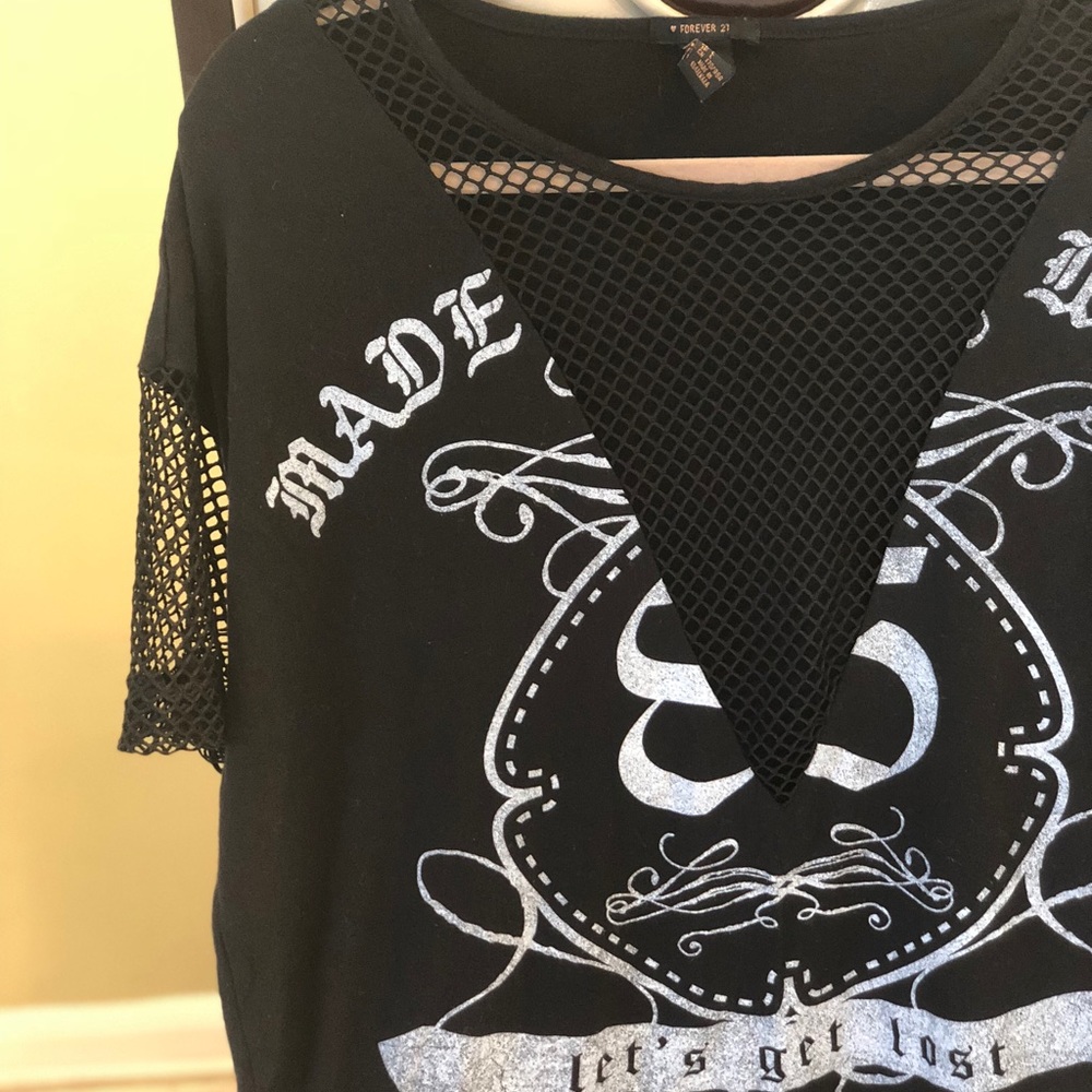 Trendy modern fishnet oversized tee